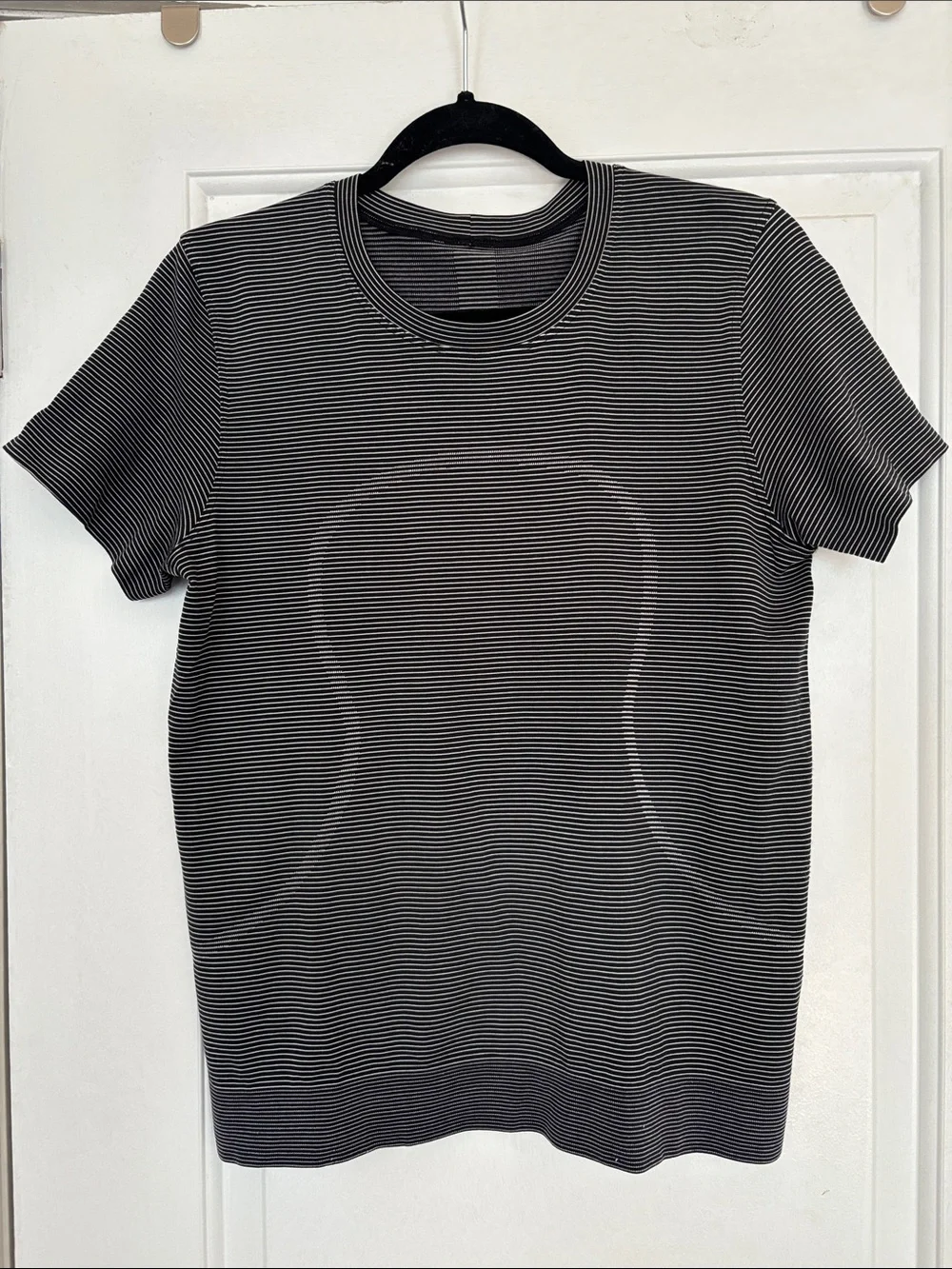 Lululemon Swiftly Relaxed Short Sleeve, Black Stripe, size 8 - Picture 1 of 5